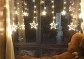 VOLTRONIC Vánoční závěs hvězdy 150 LED, teple bílý